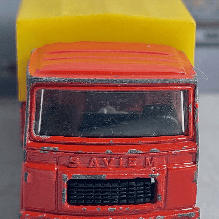 Camión Saviem, Majorette, Escala 1-100 2