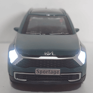Kia sportage 2024 verde Escala 1/36 con luces LED
